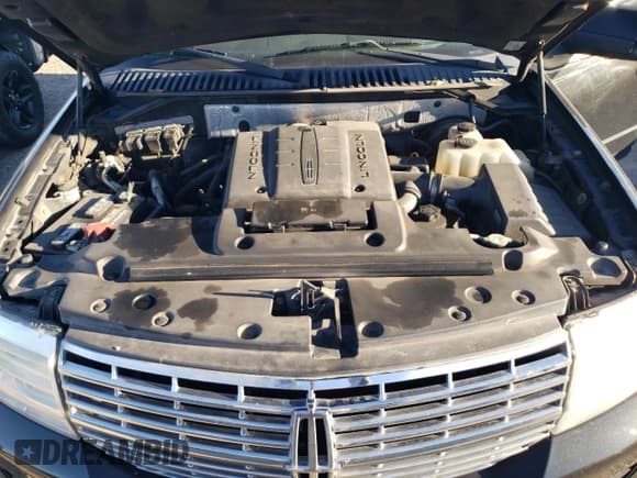 ✅ 2013 Lincoln Navigator • VIN: 5LMJJ3H55DEL08320 • Lot: 48080405. Listed on Copart with 192,502 mi. Free auction sales archive from the USA and detailed vehicle history report at DreamBid. Image 11.