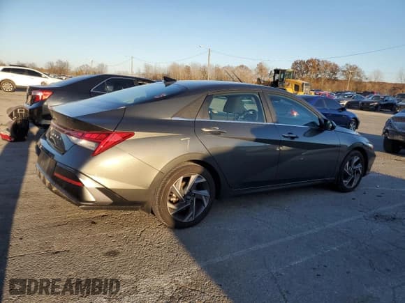 ✅ 2024 Hyundai Elantra SEL • VIN: KMHLS4DG9RU755526 • Лот: 92680535. Опубликован ранее на Copart с пробегом 17 940 миль. Бесплатный доступ к архиву аукционных продаж из США и подробный отчёт об истории автомобиля на DreamBid. Изображение 3.