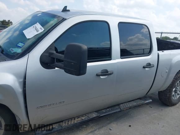 ✅ 2014 Chevrolet Silverado 2500HD LT • VIN: 1GC1KXE82EF145437 • Lot: 42394046. Listed on IAAI with 393,771 mi. Free auction sales archive from the USA and detailed vehicle history report at DreamBid. Image 14.