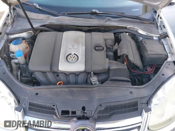 ✅ 2008 Volkswagen Jetta SE • VIN: 3VWRZ71K58M066748 • Lot: 41734613. Wystawiony na IAAI z przebiegiem 228 921 mil. Bezpłatny archiwum sprzedaży aukcyjnych z USA i szczegółowy raport historii pojazdu na DreamBid. Zdjęcie 10.