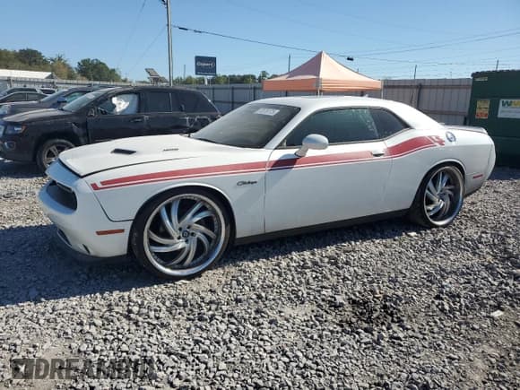 ✅ 2015 Dodge Challenger R/T Plus • VIN: 2C3CDZBT0FH811481 • Lot: 87079175. Wystawiony na Copart z przebiegiem 158 587 mil. Bezpłatny archiwum sprzedaży aukcyjnych z USA i szczegółowy raport historii pojazdu na DreamBid. Zdjęcie 1.
