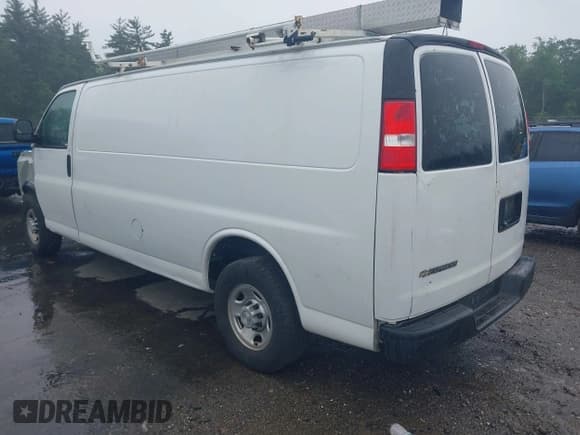✅ 2019 Chevrolet Express Cargo • VIN: 1GCWGBFP9K1193039 • Лот: 42482812. Опубликован ранее на IAAI с пробегом 152 787 миль. Бесплатный доступ к архиву аукционных продаж из США и подробный отчёт об истории автомобиля на DreamBid. Изображение 3.