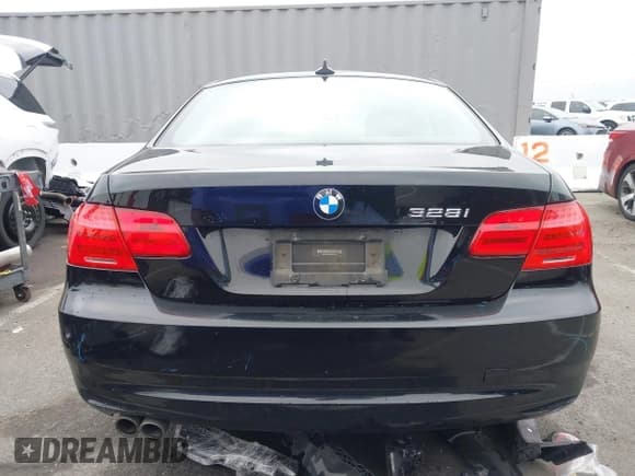 ✅ 2013 BMW 3 Series 328i • VIN: WBAKE5C56DJ107467 • Лот: 42736874. Опубликован ранее на IAAI с пробегом 106 670 миль. Бесплатный доступ к архиву аукционных продаж из США и подробный отчёт об истории автомобиля на DreamBid. Изображение 17.