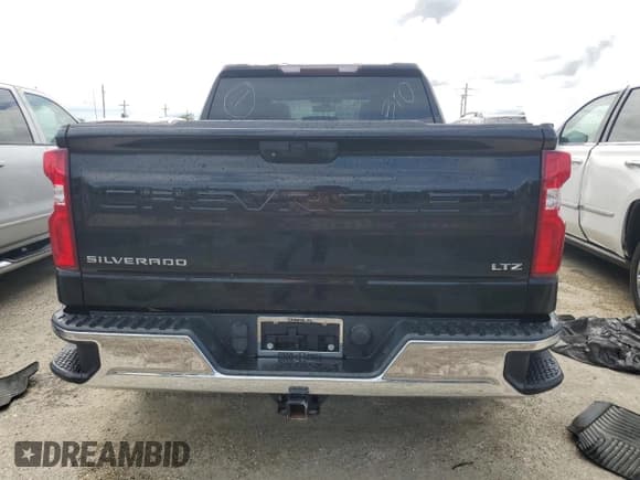 ✅ 2019 Chevrolet Silverado 1500 LTZ • VIN: 1GCPWEED5KZ134099 • Lot: 75094584. Wystawiony na Copart z przebiegiem 79 318 mil. Bezpłatny archiwum sprzedaży aukcyjnych z USA i szczegółowy raport historii pojazdu na DreamBid. Zdjęcie 6.