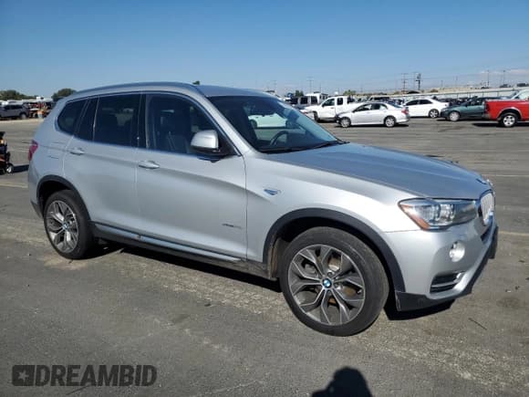 ✅ 2015 BMW X3 xDrive28i • VIN: 5UXWX9C55F0D53748 • Lot: 84928315. Wystawiony na Copart z przebiegiem 109 068 mil. Bezpłatny archiwum sprzedaży aukcyjnych z USA i szczegółowy raport historii pojazdu na DreamBid. Zdjęcie 4.