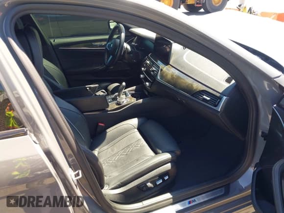 ✅ 2022 BMW 5 Series 530e • VIN: WBA13AG01NCH73041 • Lot: 43022960. Listed on IAAI with 58,219 mi. Free auction sales archive from the USA and detailed vehicle history report at DreamBid. Image 5.