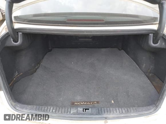 ✅ 2013 Hyundai Genesis 3.8L • VIN: KMHGC4DD6DU232851 • Lot: 43535079. Listed on IAAI with 146,980 mi. Free auction sales archive from the USA and detailed vehicle history report at DreamBid. Image 17.