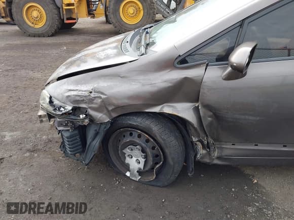 ✅ 2010 Honda Civic LX • VIN: 2HGFA1F51AH576405 • Lot: 43687604. Wystawiony na IAAI z przebiegiem 183 704 mil. Bezpłatny archiwum sprzedaży aukcyjnych z USA i szczegółowy raport historii pojazdu na DreamBid. Zdjęcie 6.