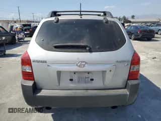 2008 Hyundai Tucson SE z VIN KM8JN12D98U916056, wystawiony jako Copart lot #72549324 z przebiegiem 184 863 mil mil oraz Czysty tytuł • Clean title. Historia ofert i sprzedaży dostępna na DreamBid. Obrazek 6.