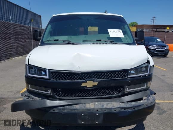 ✅ 2018 Chevrolet Express Cargo • VIN: 1GCWGAFP9J1247366 • Lot: 42543690. Listed on IAAI with 100,581 mi. Free auction sales archive from the USA and detailed vehicle history report at DreamBid. Image 12.
