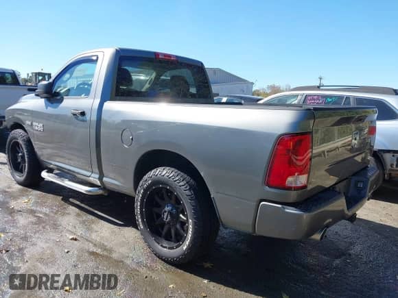 2013 Ram 1500 Express z VIN 3C6JR6ATXDG505915, wystawiony jako IAAI lot #43504506 z przebiegiem 171 665 mil mil oraz . Historia ofert i sprzedaży dostępna na DreamBid. Obrazek 3.
