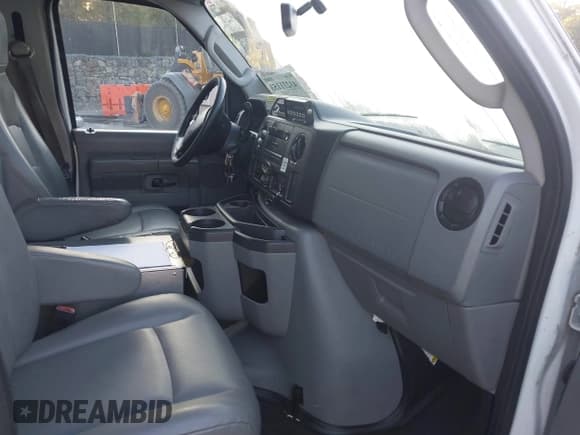 ✅ 2011 Ford Econoline Cargo Commercial • VIN: 1FTSE3EL3BDB39159 • Лот: 43231153. Опубликован ранее на IAAI с пробегом 45 313 миль. Бесплатный доступ к архиву аукционных продаж из США и подробный отчёт об истории автомобиля на DreamBid. Изображение 5.