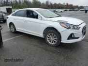 ✅ 2019 Hyundai Sonata SE • VIN: 5NPE24AF8KH735597 • Лот: 86607355. Опубликован ранее на Copart с пробегом Не указан. Бесплатный доступ к архиву аукционных продаж из США и подробный отчёт об истории автомобиля на DreamBid. Изображение 4.