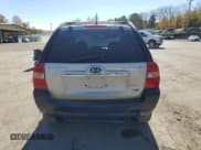 ✅ 2007 Kia Sportage EX • VIN: KNDJF723X77437802 • Лот: 76077474. Опубликован ранее на Copart с пробегом 119 281 миль. Бесплатный доступ к архиву аукционных продаж из США и подробный отчёт об истории автомобиля на DreamBid. Изображение 6.