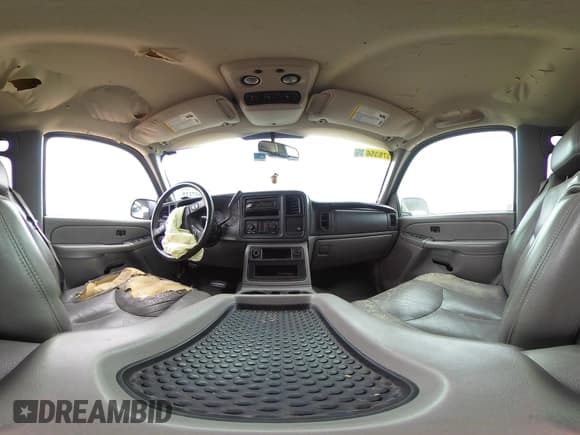 ✅ 2005 Chevrolet Suburban LT • VIN: 3GNEC16Z05G278514 • Lot: 42037219. Listed on IAAI with 229,903 mi. Free auction sales archive from the USA and detailed vehicle history report at DreamBid. Image 18.