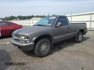 1997 Chevrolet S-10 с VIN 1GCDT14X4V8170974, выставлен на аукционе Copart как лот 67461755 с пробегом 229 336 миль миль и Списание • Salvage title. История ставок и продаж доступна на DreamBid. Изображение 1.