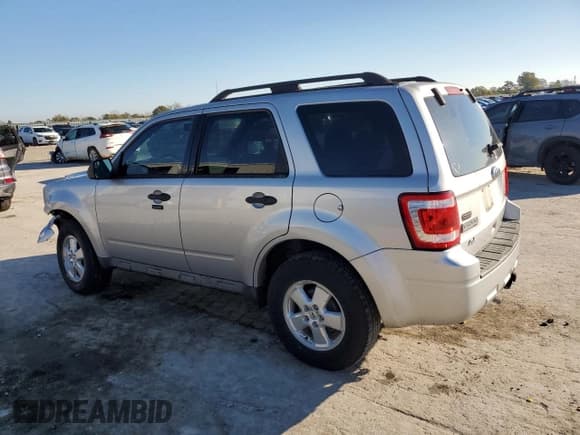 ✅ 2010 Ford Escape XLT • VIN: 1FMCU9DG3AKC48788 • Лот: 90807195. Опубликован ранее на Copart с пробегом 245 767 миль. Бесплатный доступ к архиву аукционных продаж из США и подробный отчёт об истории автомобиля на DreamBid. Изображение 2.