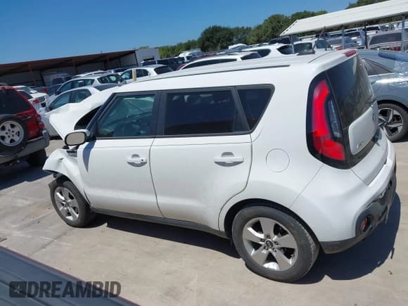 ✅ 2019 Kia Soul • VIN: KNDJN2A22K7669723 • Лот: 43092698. Опубликован ранее на IAAI с пробегом 81 923 миль. Бесплатный доступ к архиву аукционных продаж из США и подробный отчёт об истории автомобиля на DreamBid. Изображение 15.