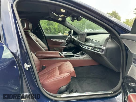 ✅ 2023 BMW 7 Series 760i xDrive • VIN: WBA33EJ06PCM02319 • Lot: 64957095. Listed on Copart with 35,731 mi. Free auction sales archive from the USA and detailed vehicle history report at DreamBid. Image 6.