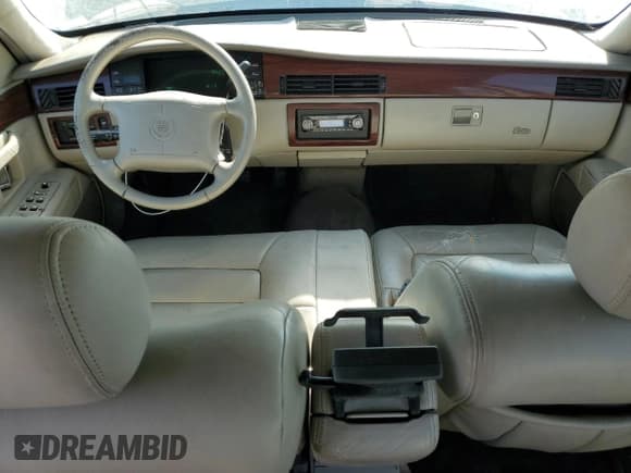 ✅ 1995 Cadillac DeVille • VIN: 1G6KD52B5SU254116 • Lot: 70059295. Wystawiony na Copart z przebiegiem 188 775 mil. Bezpłatny archiwum sprzedaży aukcyjnych z USA i szczegółowy raport historii pojazdu na DreamBid. Zdjęcie 8.