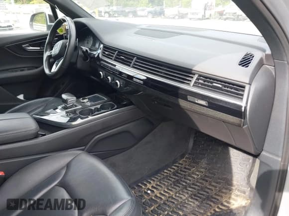 ✅ 2018 Audi Q7 Premium Plus • VIN: WA1LAAF77JD039368 • Lot: 42820703. Listed on IAAI with 265,629 mi. Free auction sales archive from the USA and detailed vehicle history report at DreamBid. Image 5.