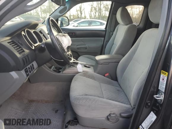 ✅ 2011 Toyota Tacoma • VIN: 5TFUX4EN7BX008034 • Lot: 92166105. Wystawiony na Copart z przebiegiem 76 965 mil. Bezpłatny archiwum sprzedaży aukcyjnych z USA i szczegółowy raport historii pojazdu na DreamBid. Zdjęcie 7.