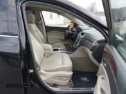 ✅ 2011 Cadillac SRX Premium Collection • VIN: 3GYFNCEY1BS673185 • Lot: 43700487. Wystawiony na IAAI z przebiegiem 208 111 mil. Bezpłatny archiwum sprzedaży aukcyjnych z USA i szczegółowy raport historii pojazdu na DreamBid. Zdjęcie 5.