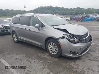 ✅ 2018 Chrysler Pacifica Touring L • VIN: 2C4RC1BG2JR154053 • Lot: 43261718. Listed on IAAI with 132,630 mi. Free auction sales archive from the USA and detailed vehicle history report at DreamBid. Image 1.