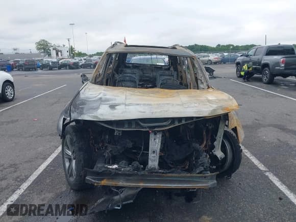 ✅ 2018 Volkswagen Atlas SEL • VIN: 1V2RR2CA5JC596024 • Lot: 42365600. Wystawiony na IAAI z przebiegiem Nie podano. Bezpłatny archiwum sprzedaży aukcyjnych z USA i szczegółowy raport historii pojazdu na DreamBid. Zdjęcie 6.