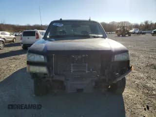 ✅ 2005 Chevrolet Silverado SS • VIN: 2GCEK19N751100032 • Лот: 80661034. Опубликован ранее на Copart с пробегом Не указан. Бесплатный доступ к архиву аукционных продаж из США и подробный отчёт об истории автомобиля на DreamBid. Изображение 5.