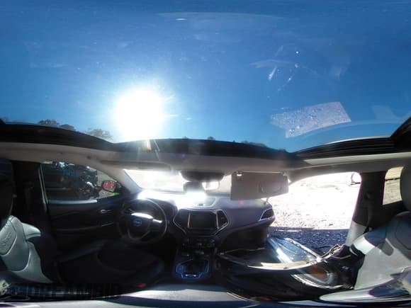 ✅ 2019 Jeep Cherokee Limited • VIN: 1C4PJMDX2KD284219 • Lot: 43486661. Wystawiony na IAAI z przebiegiem 90 000 mil. Bezpłatny archiwum sprzedaży aukcyjnych z USA i szczegółowy raport historii pojazdu na DreamBid. Zdjęcie 19.