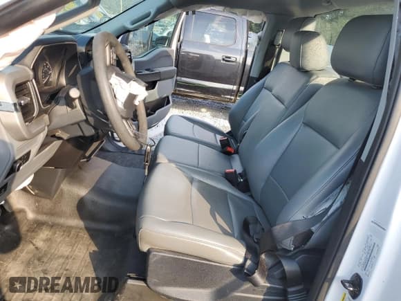 ✅ 2021 Ford F-150 XL • VIN: 1FTMF1CB2MKD83498 • Lot: 71865044. Wystawiony na Copart z przebiegiem 19 372 mil. Bezpłatny archiwum sprzedaży aukcyjnych z USA i szczegółowy raport historii pojazdu na DreamBid. Zdjęcie 7.