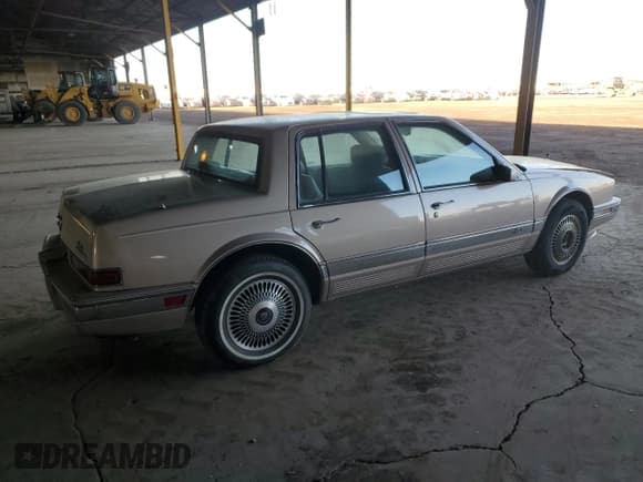 ✅ 1991 Cadillac Seville • VIN: 1G6KS53B5MU825563 • Lot: 81541154. Wystawiony na Copart z przebiegiem 93 284 mil. Bezpłatny archiwum sprzedaży aukcyjnych z USA i szczegółowy raport historii pojazdu na DreamBid. Zdjęcie 3.