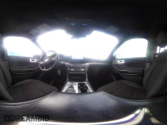 ✅ 2020 Ford Explorer XLT • VIN: 1FMSK8DH5LGB70377 • Lot: 41763798. Wystawiony na IAAI z przebiegiem 88 582 mil. Bezpłatny archiwum sprzedaży aukcyjnych z USA i szczegółowy raport historii pojazdu na DreamBid. Zdjęcie 19.