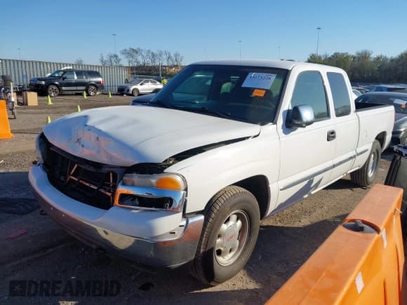 ✅ 2002 GMC Sierra 1500 SLE • VIN: 2GTEC19T421255726 • Лот: 43673228. Опубликован ранее на IAAI с пробегом 198 011 миль. Бесплатный доступ к архиву аукционных продаж из США и подробный отчёт об истории автомобиля на DreamBid. Изображение 2.