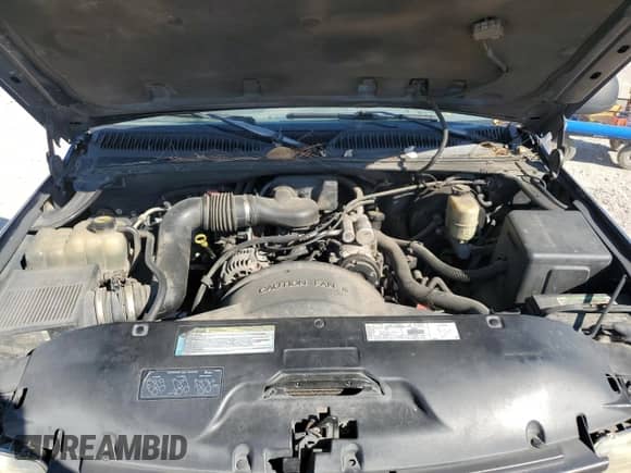 2000 Chevrolet Silverado 1500 с VIN 1GCEC14W5YZ132938, выставлен на аукционе Copart как лот 82487715 с пробегом Не указан миль и Списание • Salvage title. История ставок и продаж доступна на DreamBid. Изображение 11.