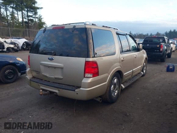✅ 2005 Ford Expedition Limited • VIN: 1FMFU20525LA94373 • Lot: 43796073. Wystawiony na IAAI z przebiegiem 140 660 mil. Bezpłatny archiwum sprzedaży aukcyjnych z USA i szczegółowy raport historii pojazdu na DreamBid. Zdjęcie 4.