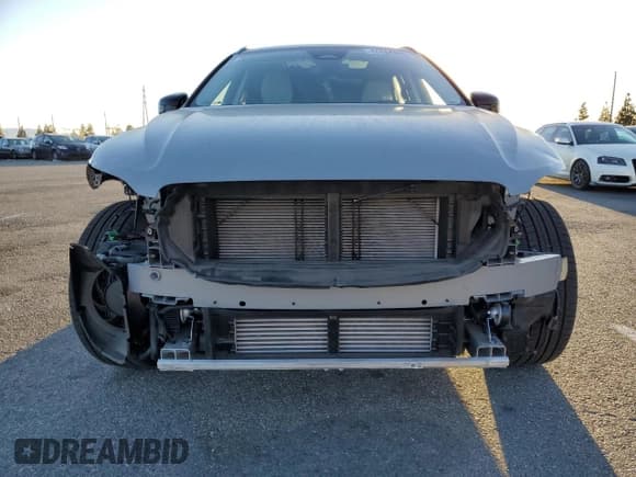 ✅ 2025 Volvo XC60 Ultra • VIN: YV4H60RM9S1033810 • Лот: 42432325. Опубликован ранее на Copart с пробегом 2 412 миль. Бесплатный доступ к архиву аукционных продаж из США и подробный отчёт об истории автомобиля на DreamBid. Изображение 5.