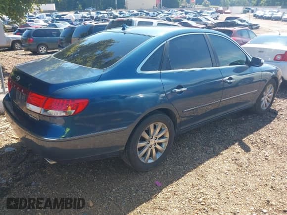 ✅ 2009 Hyundai Azera Limited • VIN: KMHFC46F59A360484 • Lot: 43093452. Listed on IAAI with 97,774 mi. Free auction sales archive from the USA and detailed vehicle history report at DreamBid. Image 4.
