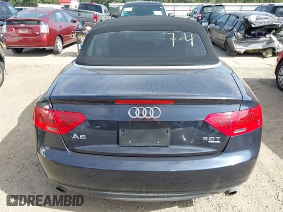 ✅ 2014 Audi A5 Premium • VIN: WAUCFAFH7EN015617 • Lot: 42765351. Wystawiony na IAAI z przebiegiem 65 520 mil. Bezpłatny archiwum sprzedaży aukcyjnych z USA i szczegółowy raport historii pojazdu na DreamBid. Zdjęcie 17.