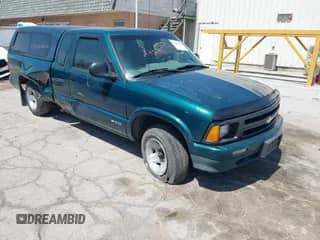 1997 Chevrolet S-10 LS с VIN 1GCCS19X4V8120776, выставлен на аукционе IAAI как лот 42106829 с пробегом 93 885 миль миль и . История ставок и продаж доступна на DreamBid. Изображение 1.