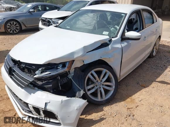 ✅ 2017 Volkswagen Jetta S • VIN: 3VW2B7AJ6HM225645 • Lot: 42858900. Wystawiony na IAAI z przebiegiem 107 289 mil. Bezpłatny archiwum sprzedaży aukcyjnych z USA i szczegółowy raport historii pojazdu na DreamBid. Zdjęcie 6.