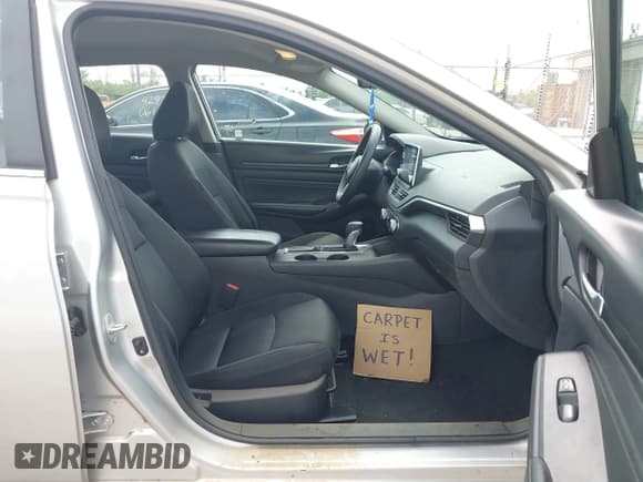 ✅ 2020 Nissan Altima S • VIN: 1N4BL4BV2LC247643 • Lot: 42970827. Wystawiony na IAAI z przebiegiem 105 738 mil. Bezpłatny archiwum sprzedaży aukcyjnych z USA i szczegółowy raport historii pojazdu na DreamBid. Zdjęcie 5.