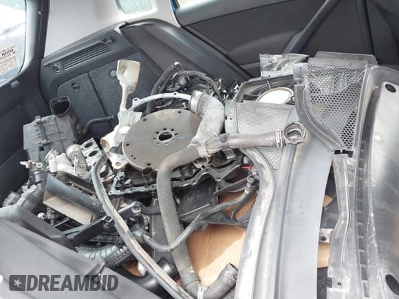 ✅ 2018 Volkswagen Tiguan • VIN: WVGAV7AX5JK000488 • Лот: 42792128. Опубликован ранее на IAAI с пробегом 56 146 миль. Бесплатный доступ к архиву аукционных продаж из США и подробный отчёт об истории автомобиля на DreamBid. Изображение 12.