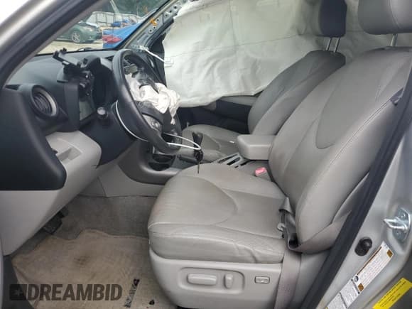 ✅ 2008 Toyota RAV4 Limited • VIN: JTMBK31V485068900 • Lot: 84431275. Wystawiony na Copart z przebiegiem 139 233 mil. Bezpłatny archiwum sprzedaży aukcyjnych z USA i szczegółowy raport historii pojazdu na DreamBid. Zdjęcie 7.