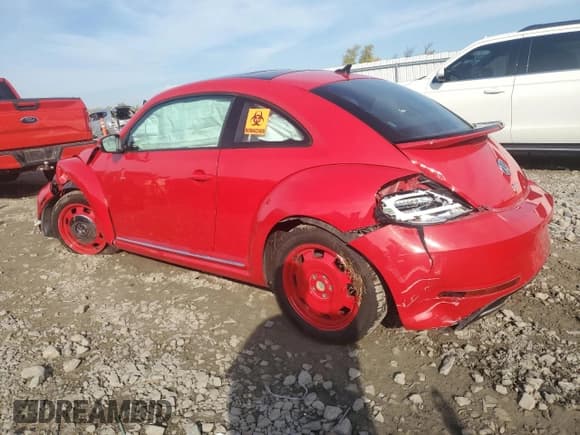 ✅ 2018 Volkswagen Beetle S • VIN: 3VWFD7AT2JM704938 • Lot: 86849125. Wystawiony na Copart z przebiegiem Nie podano. Bezpłatny archiwum sprzedaży aukcyjnych z USA i szczegółowy raport historii pojazdu na DreamBid. Zdjęcie 2.
