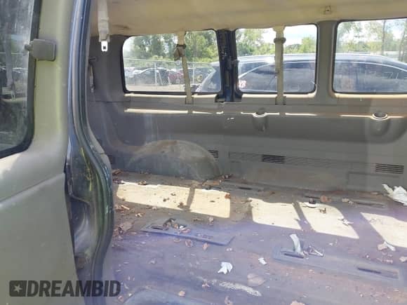 2005 Chevrolet Express Passenger с VIN 1GAGG25V751228775, выставлен на аукционе IAAI как лот 43055834 с пробегом 164 531 миль миль и . История ставок и продаж доступна на DreamBid. Изображение 8.