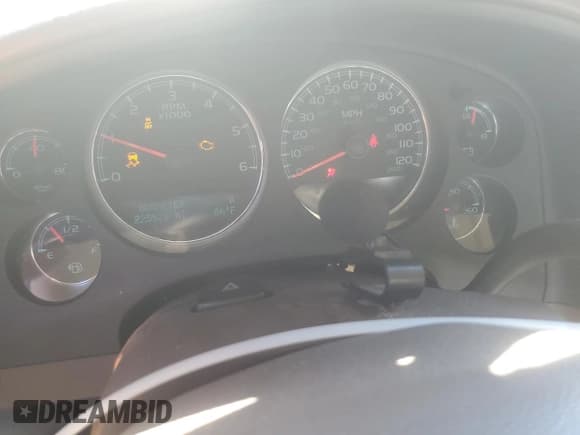 ✅ 2014 GMC Yukon SLT • VIN: 1GKS1CE04ER190215 • Lot: 85530145. Listed on Copart with 225,511 mi. Free auction sales archive from the USA and detailed vehicle history report at DreamBid. Image 9.