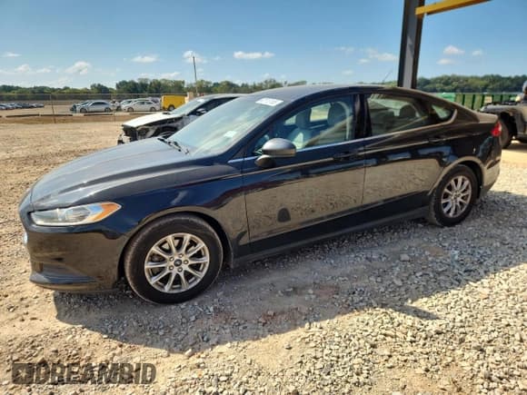 ✅ 2015 Ford Fusion S • VIN: 3FA6P0G77FR149061 • Lot: 82113165. Wystawiony na Copart z przebiegiem 149 025 mil. Bezpłatny archiwum sprzedaży aukcyjnych z USA i szczegółowy raport historii pojazdu na DreamBid. Zdjęcie 1.