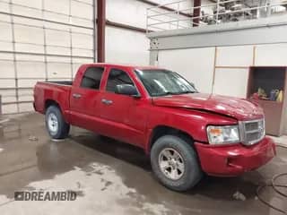✅ 2008 Dodge Dakota SLT • VIN: 1D7HW48N58S521150 • Lot: 42359685. Wystawiony na IAAI z przebiegiem 230 074 mil mil. Skorzystaj z bezpłatnego archiwum sprzedaży aukcyjnych z USA i zobacz szczegółowy raport historii pojazdu na DreamBid. Zdjęcie 1.